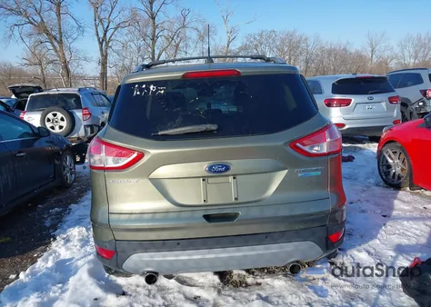2013 Ford Escape Titanium z USA, uszkodzony, nr VIN 1FMCU0J96DUD41797
